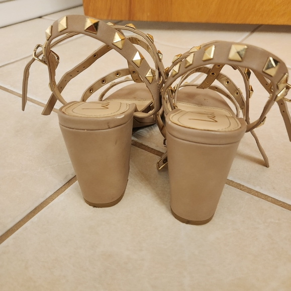 Size 7 heeled sandals - Picture 4 of 4